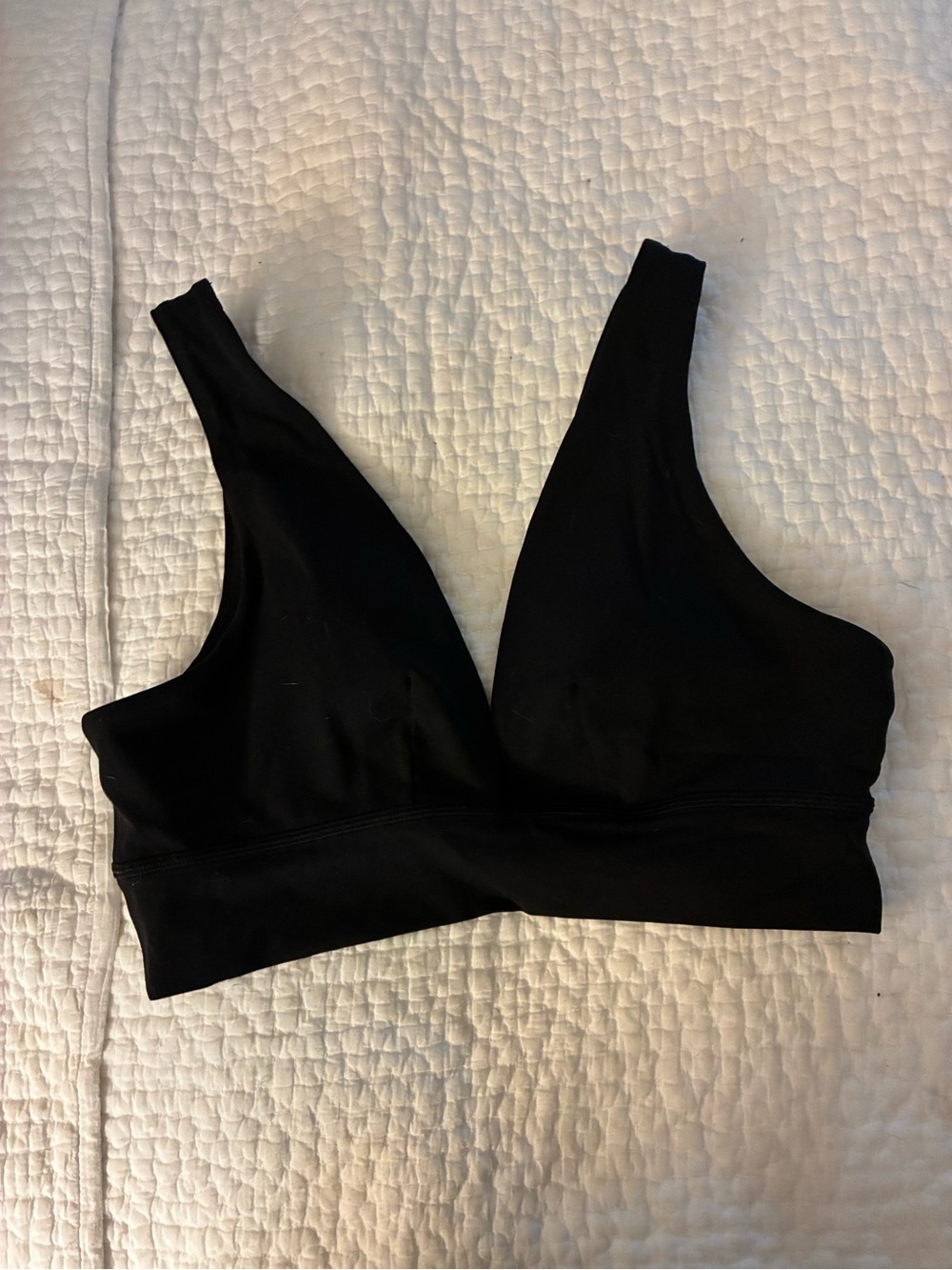 Vuori Black Wireless V-Neck Bralette